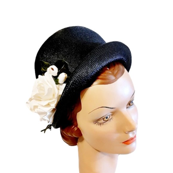 Vintage 1960s Navy Blue Rounded Cloche Style Straw Hat With Large White Roses main image 7